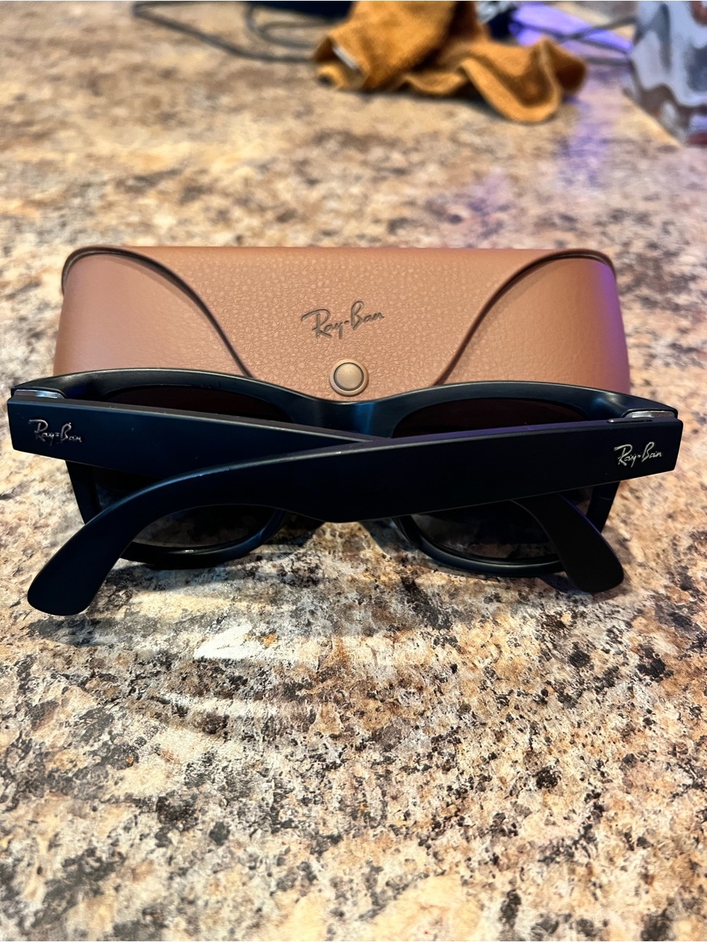 Ray-Ban Wayfarer Meta with Brown Leather Charging Case - Picture 2 of 5